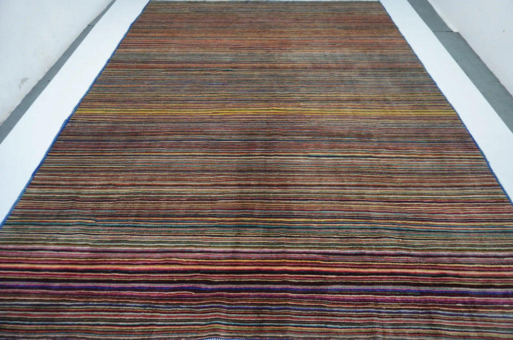 Lineora  8'6" × 11'4"