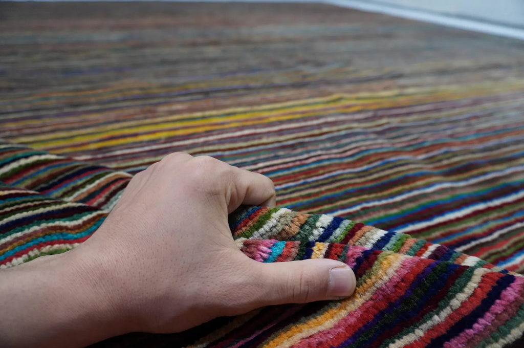 Lineora  8'6" × 11'4"