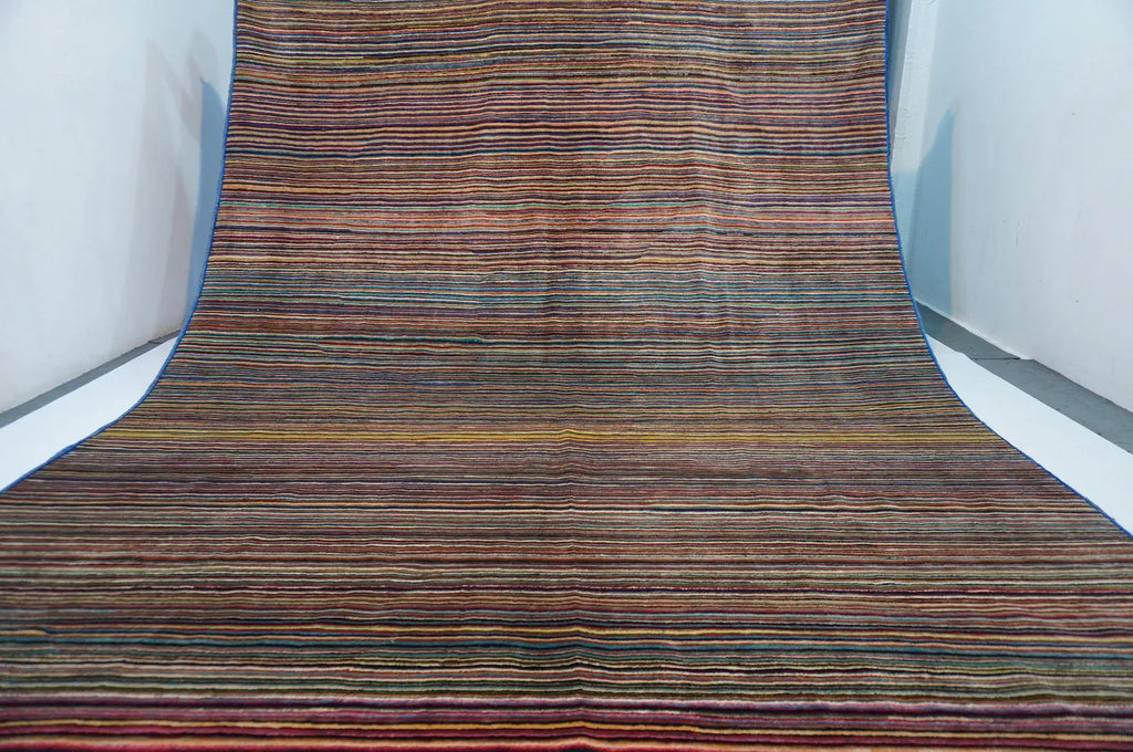 Lineora  8'6" × 11'4"