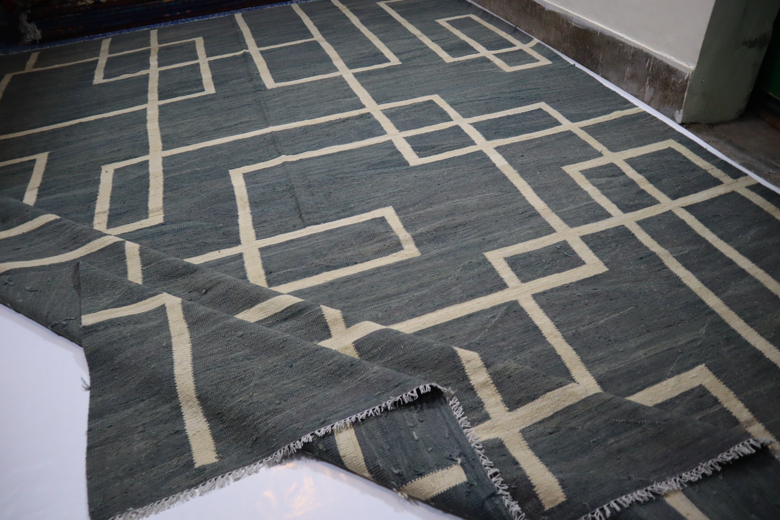 Premium Gray Afghan Handmade Wool Flatweave Kilim Area Rug 11x15 Feet