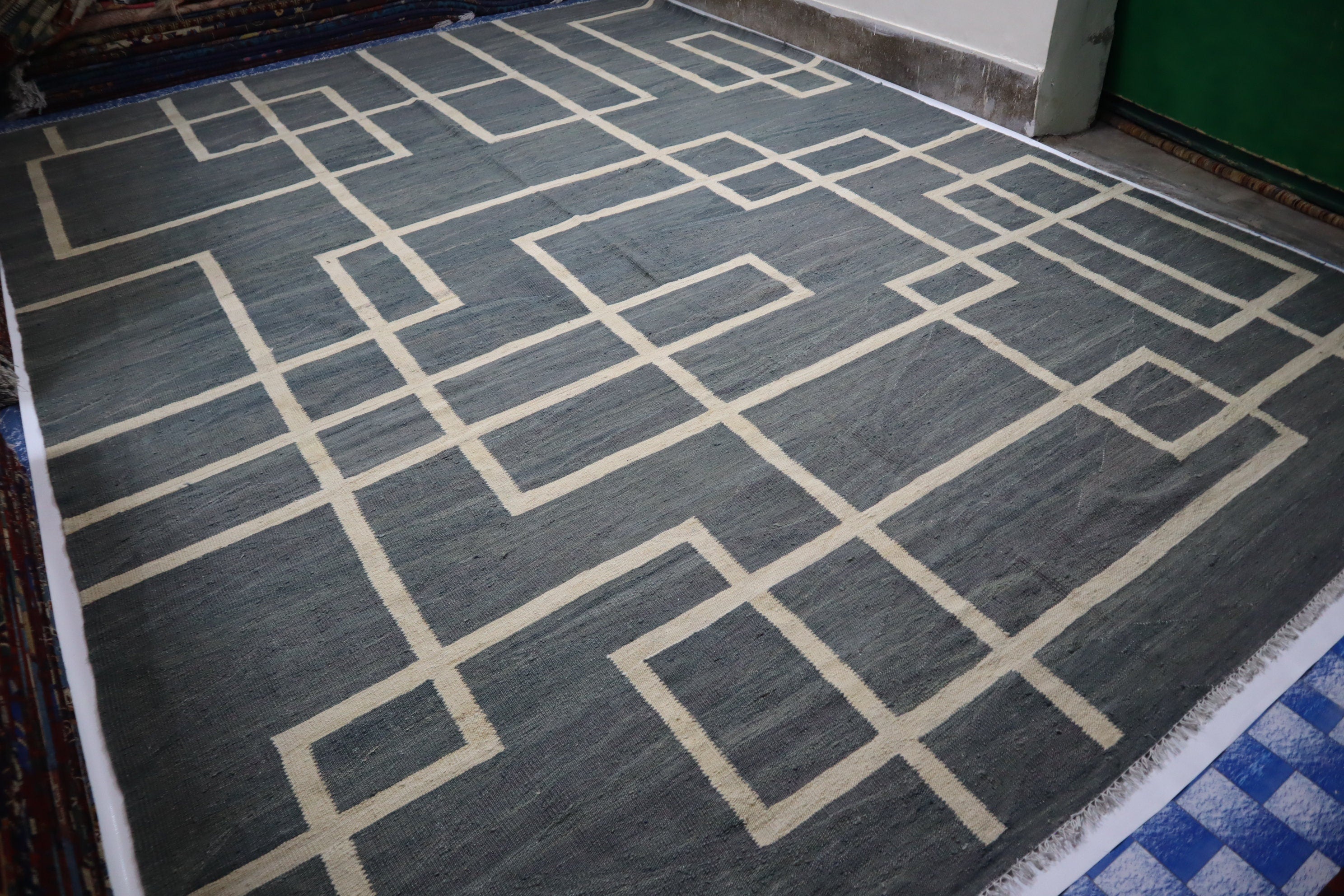 Premium Gray Afghan Handmade Wool Flatweave Kilim Area Rug 11x15 Feet