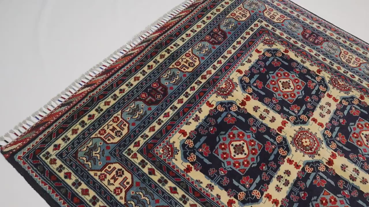 Varkash  4'11" × 6'9"