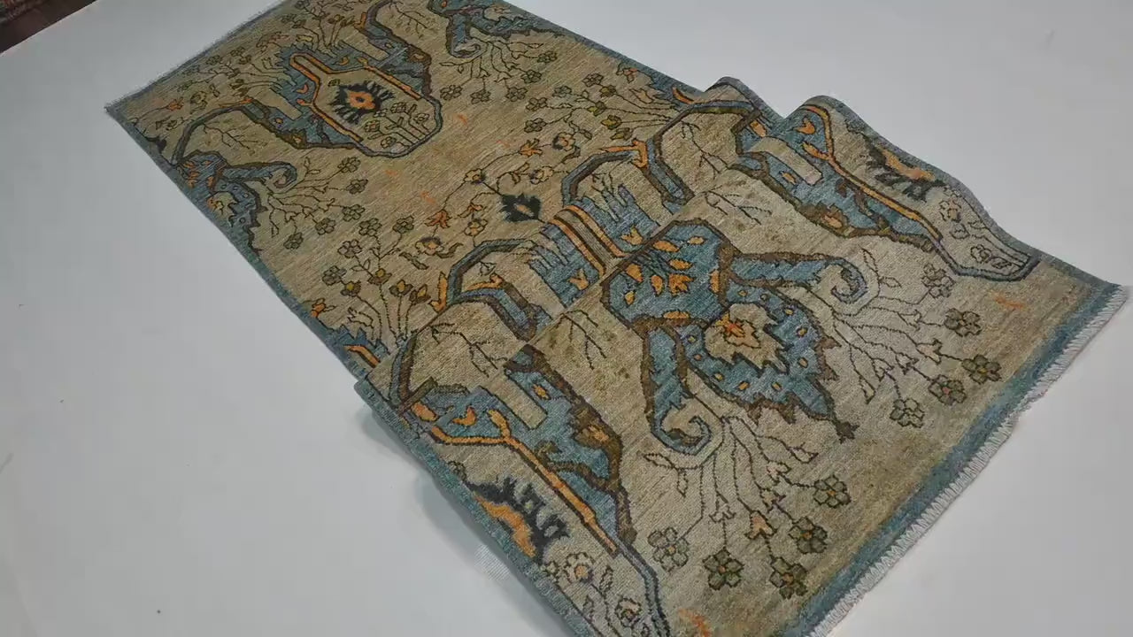 Daryana 2’11” × 11’10”