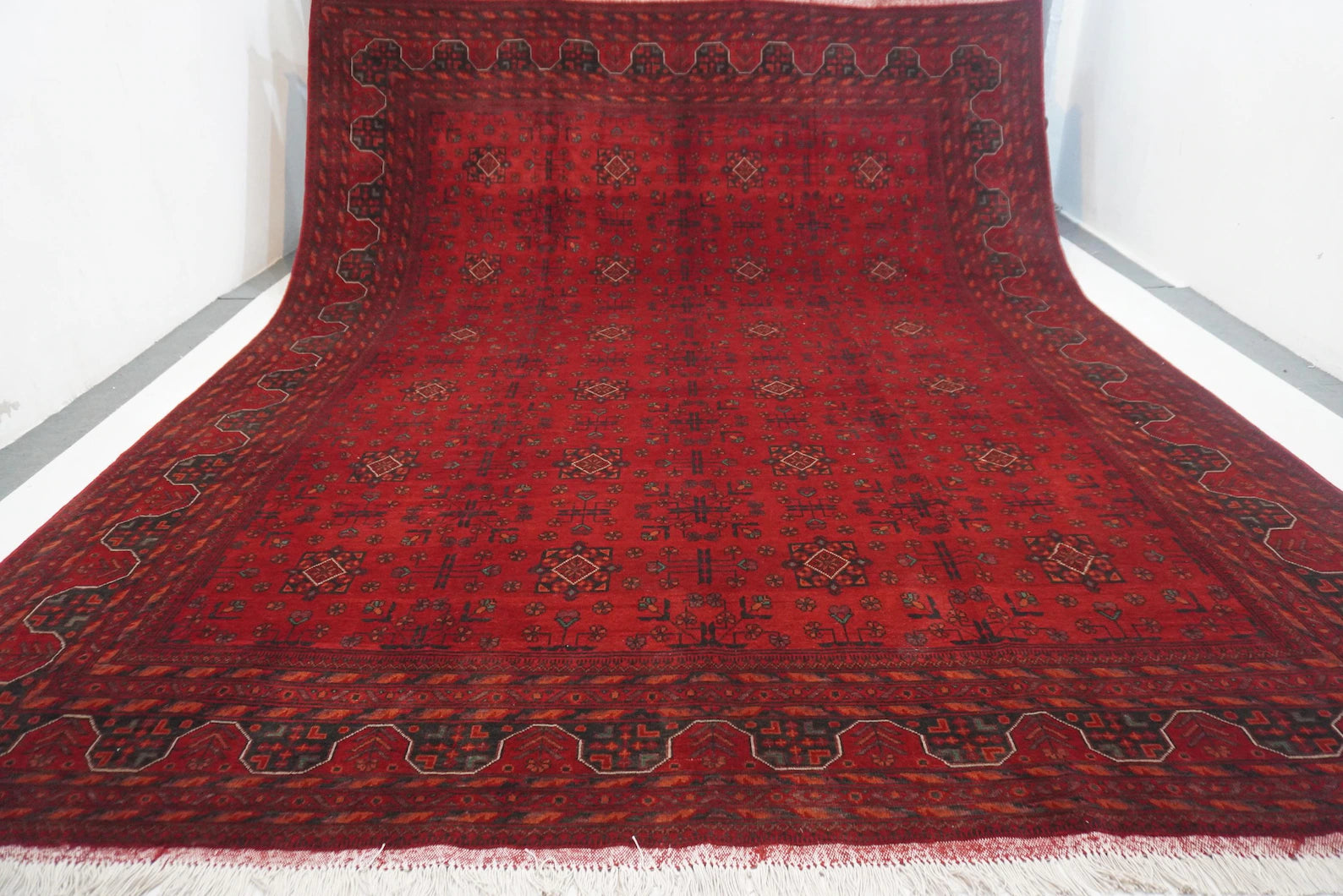 Vermilux  9’3” × 11’6”