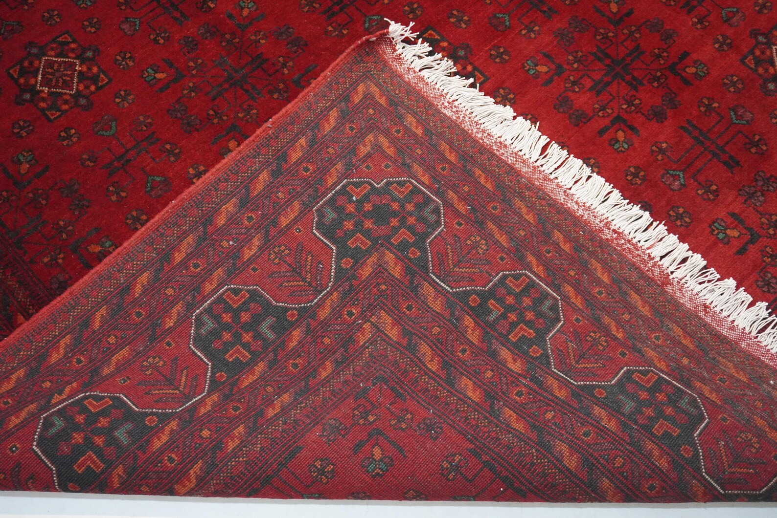 Vermilux  9’3” × 11’6”