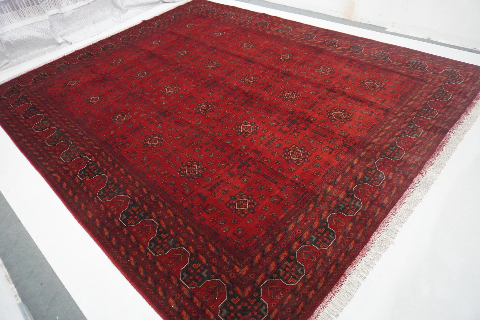 Vermilux  9’3” × 11’6”