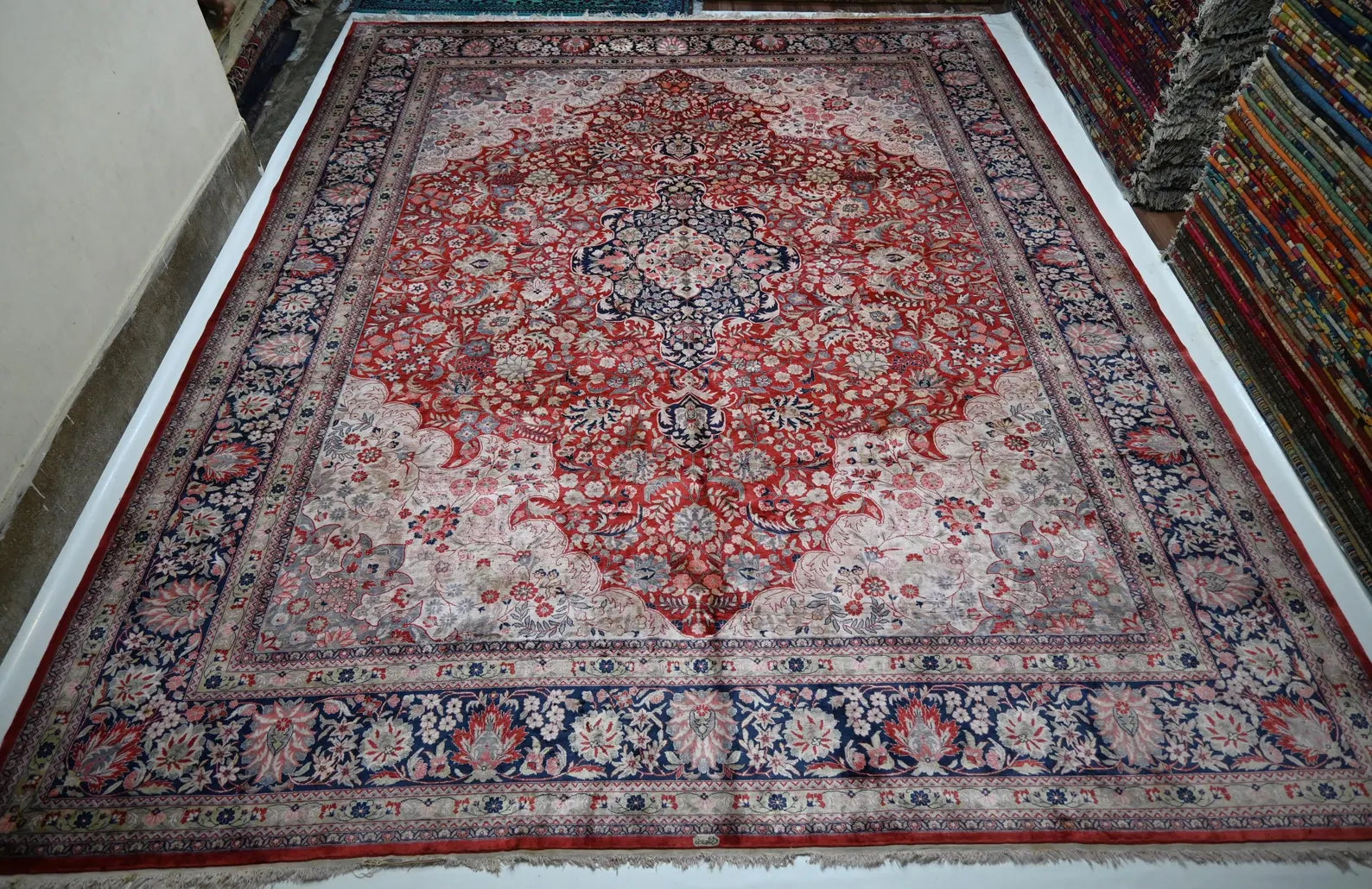 Florentis 9’11” × 12’10”