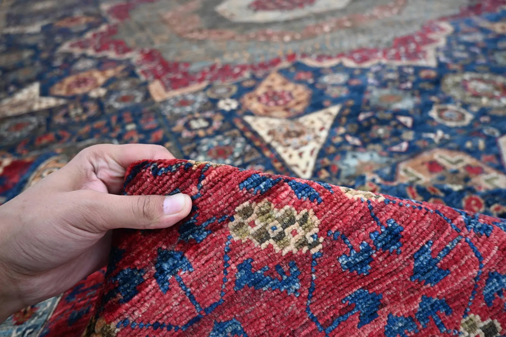 Darvian 12’9” × 16’7”